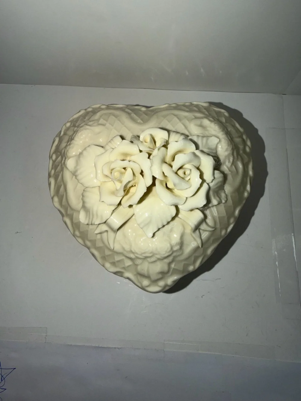 Vintage-Style Ceramic Heart Trinket Box - Relief Roses & Lattice - Cream